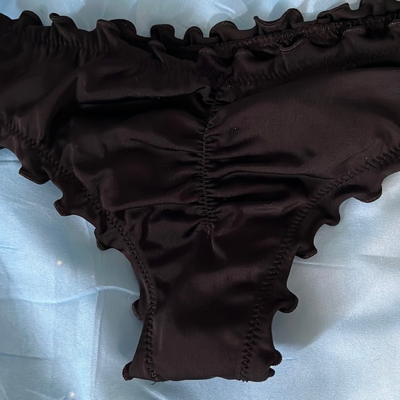 Scrunch butt bikini bottoms - Picture 2 of 2